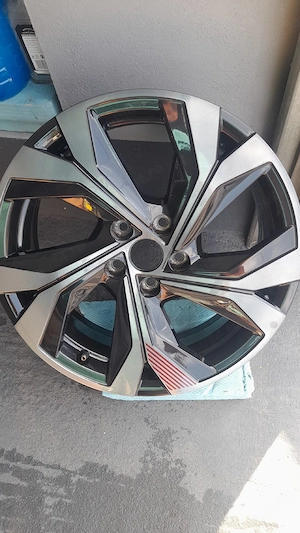janta renault arkana R line  1 buc 18