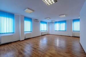 Cladire birouri - spațiu comercial cu parcări în incintă privată - imagine 2