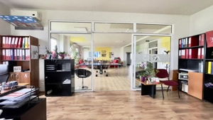 Cladire birouri - spațiu comercial cu parcări în incintă privată - imagine 9