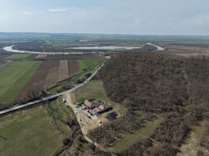1,2 ha teren comercial/industrial cu hale in Baratca Paulis Arad - imagine 2
