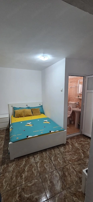 Închiriez 4 camere în Costinești   cu băi proprii!