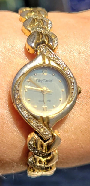 Ceas vintage cu cuart auriu Oleg Cassini