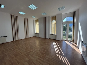 Vand spatiu birouri ultracentral,Revolutiei,vis-a-vis Continental,etaj 1 - imagine 9