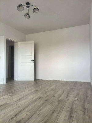Apartament 2 camere Port, parter, renovat - imagine 2