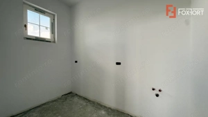Casa de vanzare 5 camere si teren de 950 mp - Mosnita Noua - imagine 10