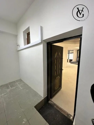 Spatiu comercial modern cu vad pietonal - Centru - KM 0 - imagine 7