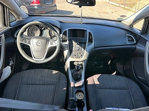 Opel Astra J Sports Tourer 1.7 Diesel 2012