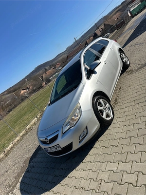 Opel Astra J Sports Tourer 1.7 Diesel 2012 - imagine 5
