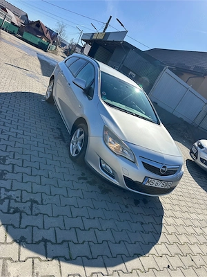 Opel Astra J Sports Tourer 1.7 Diesel 2012 - imagine 4
