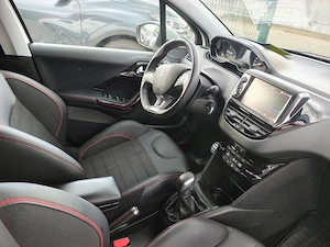Peugeot 208 - GT Line - imagine 14