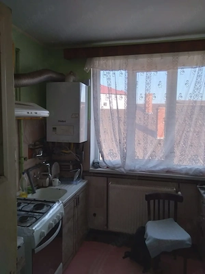 Vând apartament 3 camere zonă centrală din cărămidă cu centrală proprie situat la etajul 3  - imagine 8