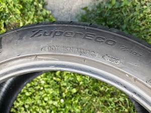 Vand set 4 anvelope Trazano 235/45 R19, rulate un sezon - imagine 2