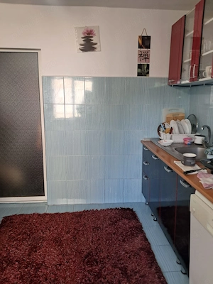 Vinzare 3 cam. cf. 1 dec. et.1 din 4, mobilat si utilat supr. 80.mp., Zona Buzaului la B.uri,   