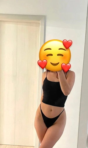 Bruneta sexi noua fac si deplasare