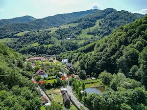 Teren intravilan în sat. Măguri-Răcătău (com.Mărișel, jud. Cluj) - 1142 mp  - 35.000   negociabil
