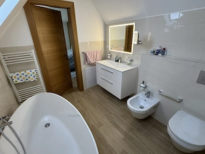 Casa 3 Camere, Bucatarie, 3 Bai, Terasa, Gradina, 1 Loc de Parcare - imagine 4