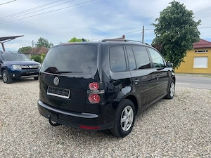 VW Touran 2.0 TDI 2010 | Euro 4 | 273.000 km | Aproape Full | Cauciucuri Noi | Stare Impecabilă - imagine 2