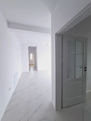 Apartament cu bucatarie inchisa in Braytim, la etajul 2.  - imagine 2