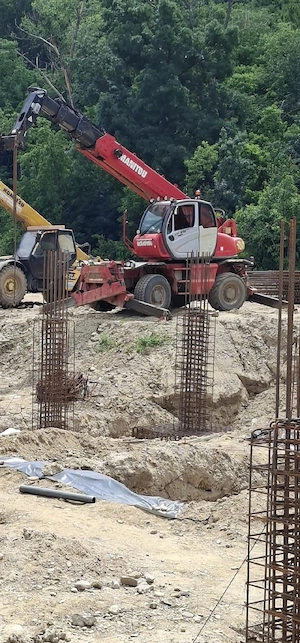 Firma de construcții angajează operator escavator.