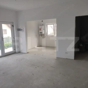Apartament tip spațiu comercial cu terasă, 64 mp – zona Hlincea - imagine 9