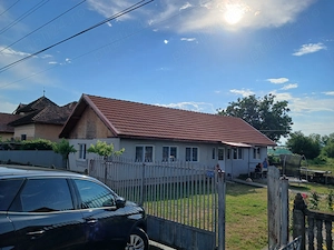 Casă de vânzare plus teren 