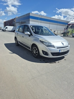 Renault Grand Scenic - imagine 3