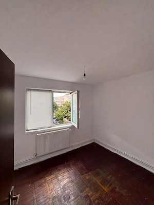 Vând apartament 3 camere  - imagine 2