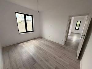 Casă 3 camere Berceni Ilfov, parter, curte 378 mp,          comision 0 - imagine 5