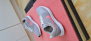 Adidasi unisex Nike 37.5-38