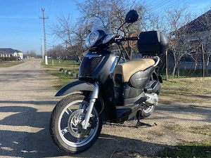 Aprilia scarabeo.