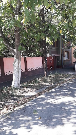 Vând casă cu etaj în Oradea, Ioșia, Str.Aviatorilor, nr.93 - imagine 2