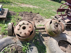 Vând troliu mecanic tractor U650, axă și 3 roți R18
