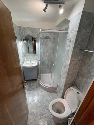 Închiriez apartament cu 2 camere  - imagine 7