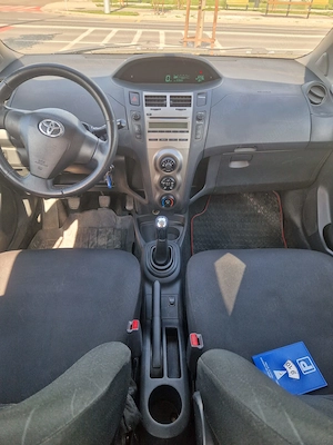 Vând Toyota Yaris 2009 - imagine 8