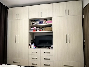 Vând set mobilier dormitor calitate superioară