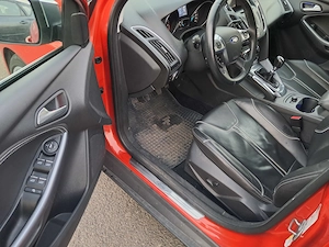 Ford Focus Turnier 1.6 Turbo 182 cai St.Champions - imagine 14