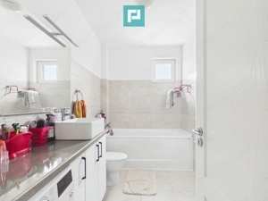 Apartament spațios tip penthouse - imagine 16