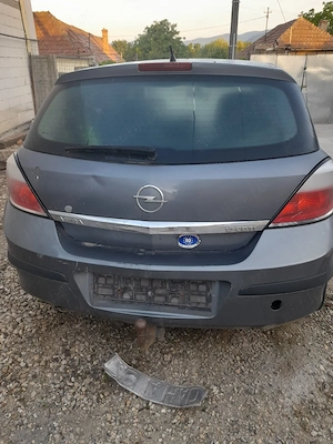 dezmembrez opel astra h 1.7 - imagine 2