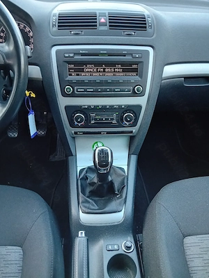 Skoda Octavia 2013 1.4 Benzina, Climatronic, Scaune Incalzite, Un Propietar - imagine 9