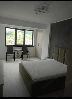 Închiriez studio bloc nou zona Zăvoi 