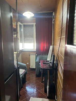 vand apartament 2 camere zona Bulevardul Revolutiei, etaj 4 - imagine 8
