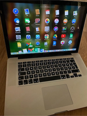 Laptop MacBook Pro intel core i7,Tastatură luminată,Display 15,4,8gb ram,500g m,baterie noua 28 cicl