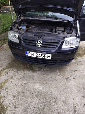  Vind urgent Volkswagen Touran 1,6 benzina FSI .Pret fix!