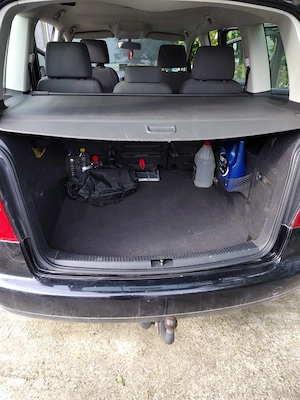 Vind urgent Volkswagen Touran 1,6 benzina FSI .Pret fix! - imagine 6