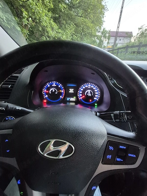 Se vinde Hyundai i40,full option an 2012,diesel,6500 euro - imagine 3
