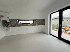 CASA PARTER-4 CAMERE-2 BAI-TEREN 416 MP - imagine 9