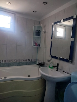 Vând apartament mobilat si utilat, 4 camere, Apărătorii Patriei - imagine 7