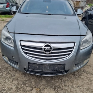 Dezmembrez opel insignia - imagine 3