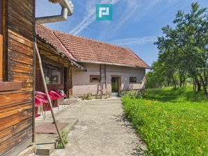 Casă de vacanță cu 2 corpuri si view în Dulcele - imagine 15
