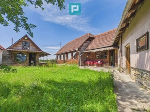 Casă de vacanță cu 2 corpuri si view în Dulcele - imagine 7